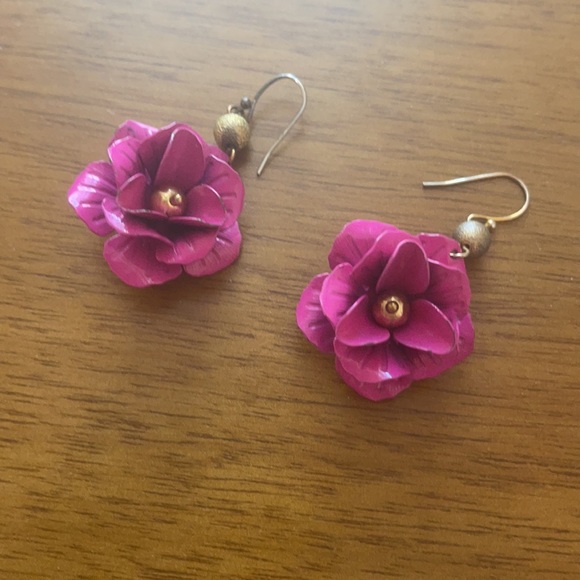 Jewelry - Vintage Metal Floral Earrings